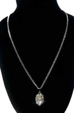 Collana con pendente ciondolo