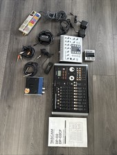 Pacchetto Tascam DP-02 Digital Portastudio ed extra