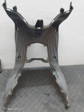 pedana con coperchio batteria sym symphony 125 2023 2024