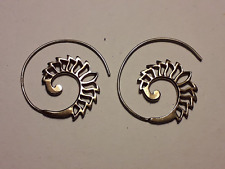Coppia orecchini a spirale decorati in ottone in stile etnico - nuovi