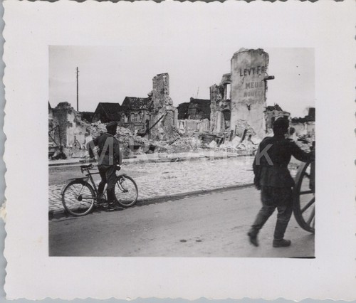 Foto ww2 detriti auto - foto,,