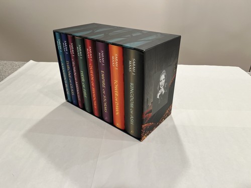 Throne glass hardcover box - of,