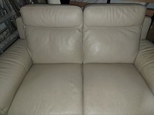 divano 2 posti in pelle PERFETTO STATO, con alzapiedi e poggiatesta reclinabile