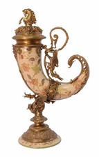 Corno cornucopia cavallo fiore