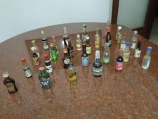 Lotto 9 - 30 rari mignon bottigliette collezione whisky scotch brandy liquori