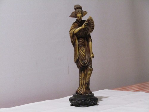 Statua scultura femminile - , in