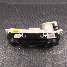 CLIMATE/RISC CONTROL UNIT