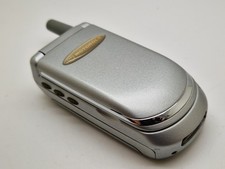 Cellulare Motorola V50 retrò