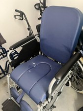 sedia a rotelle per persona