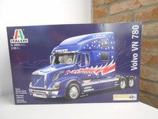 ITA3892 by  Italeri Volvo VN 780 1/24