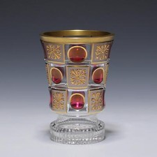 Tazza con rilievo dipinto oro