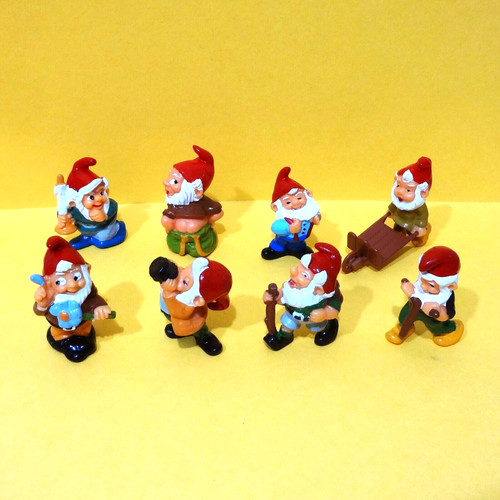 Kinder sorpresine gnomi - kinder,
