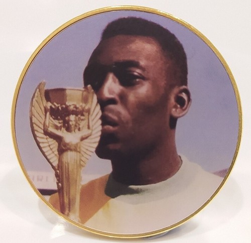 Pele vintage gold coin world - vintage,