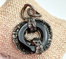 MANDILE CIONDOLO IN STILE ETNICO - METALLO E CALCEDONIO