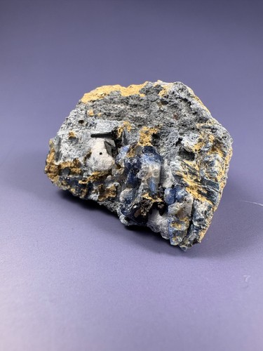 Benitoite neptunite - benitoite,,