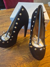 Tacchi a spillo donna 'punk'