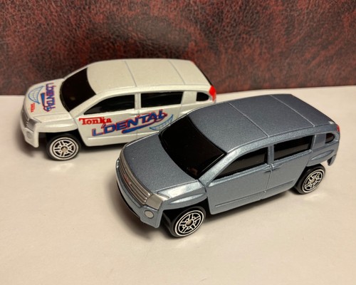 Maisto 2001 gmc - 1:64,