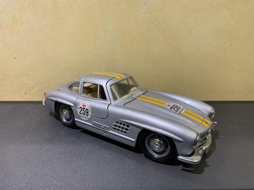 Burago mercedes benz - 300, sl