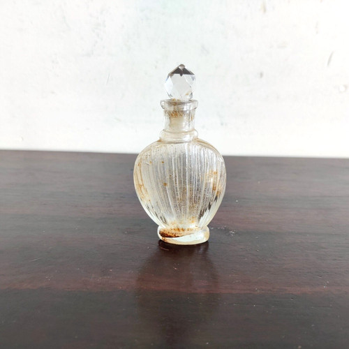 Bottiglia profumo vintage - di,