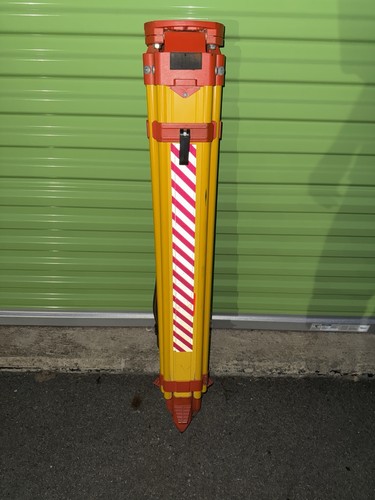 Treppiede legno resistente - in,