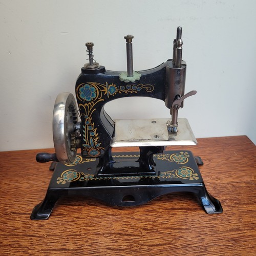 Antique childs sewing machine - childs,