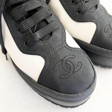 Scarpe sneakers stringate con