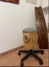 Sgabello "Raw Elegance" - Design Unico in Legno Massello &Stile Industriale