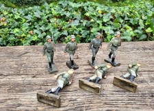 Vecchi soldatini in plastica -