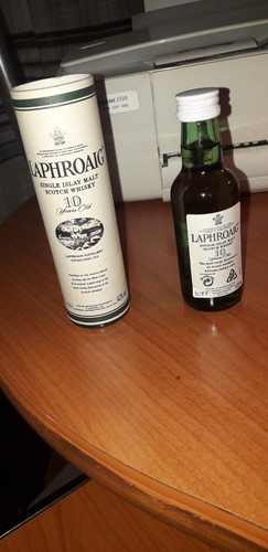 Laphroaig single islay malt - laphroaig,