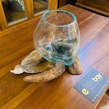 Vaso etnico in vetro su radice