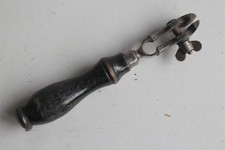 Vecchia morsa a mano per