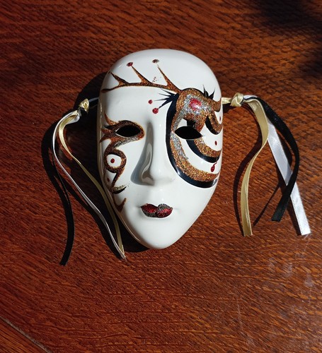 Piccola maschera ceramica