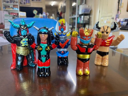 Kaiju one mazinger - one, •