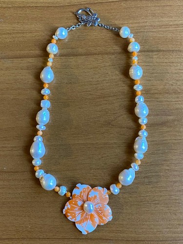 Collana con perle scaramazze