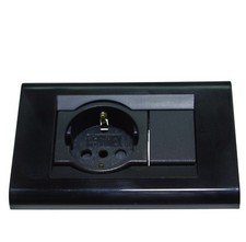 Bticino Living Classica Placca più Supporto e presa schuko nera compatibili