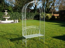 Panchina ad arco ornata antica