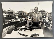 Photographie Photo Véhicules De Police Armes, Fusil, Pistolet, Moto Pc Police ￼