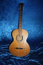 Vecchia chitarra pronta - vecchia,