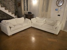 coppia divani in tessuto microfibra bianchi completamente sfoderabili