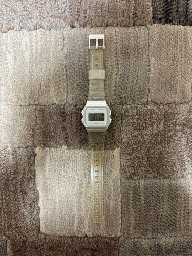 Orologio digitale trasparente