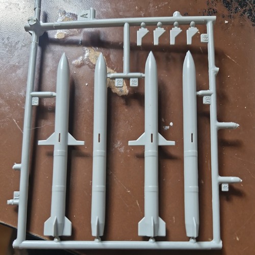 Ricambi missili italeri - missili, 1:48