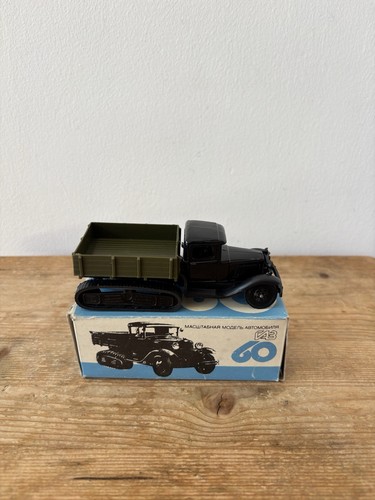 Modellino camion pista