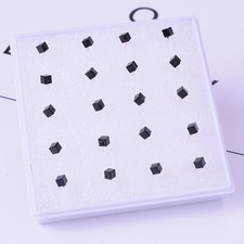 Orecchini in resina alla moda
