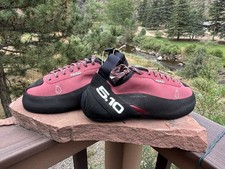 Scarpe da arrampicata su