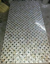 Tavolo da pranzo centrale in