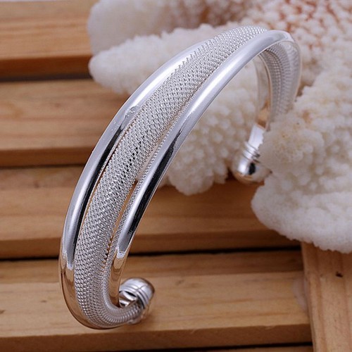 Bracelet manchette ajustable