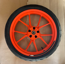 CERCHIO ANTERIORE ARANCIONE CON GOMMA KTM DUKE 125 2021/2023