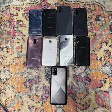 Lotto 9 telefoni Samsung per ricambi di riparazione così come sono si accendono!