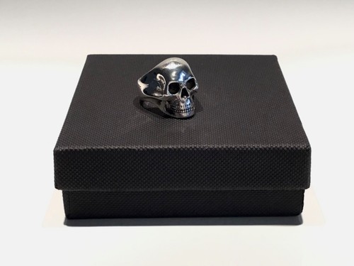 Anello con teschio - in, argento