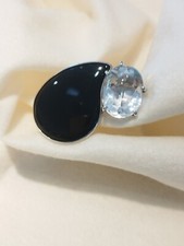 Anello PEZZO UNICO  in argento 925 rodiato con onice e cristallo di rocca